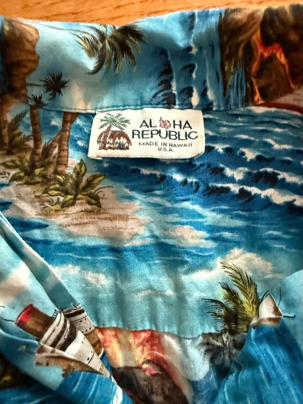 VTG Aloha Republic Hawaiian Shirt Hawaii USA ships planes palm trees volcanoes
